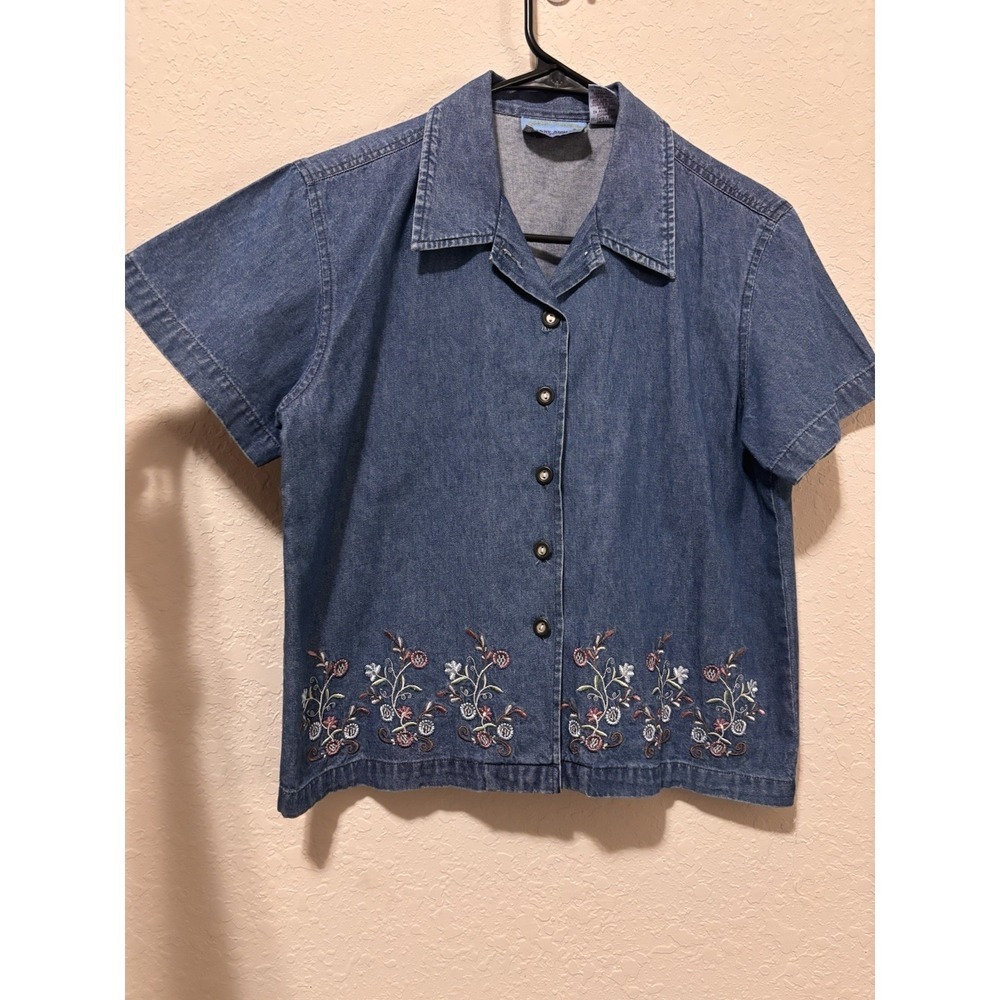Jane Ashley 90s Cottagecore Embroidered Floral Denim Cotton Button Down Shirt PM - Picture 3 of 12